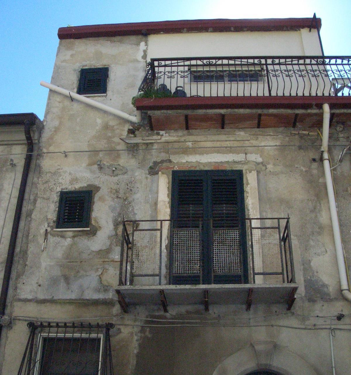 immobile appartamento all'asta in Via Capitano Bivona 13-15 - 94016 Pietraperzia (EN) - 1