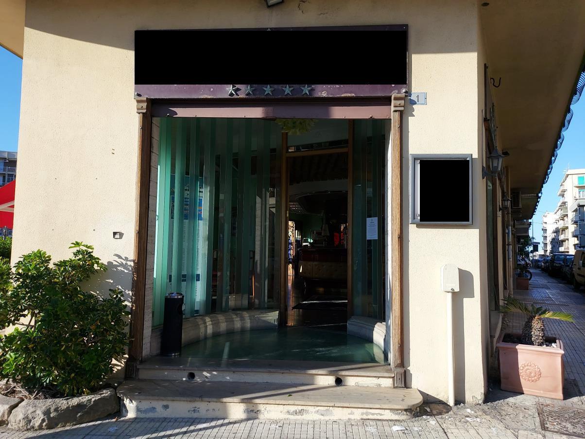 immobile attivita commerciale all'asta in Piazza 25 Aprile - Via Tenente Brigiano snc - 98057 Milazzo (ME) - 2