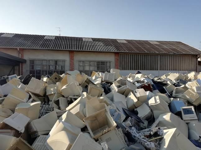immobile attivita commerciale all'asta in Vicolo Andreselli n 7-9 e Via Pralini snc Ghemme (NO) - 1