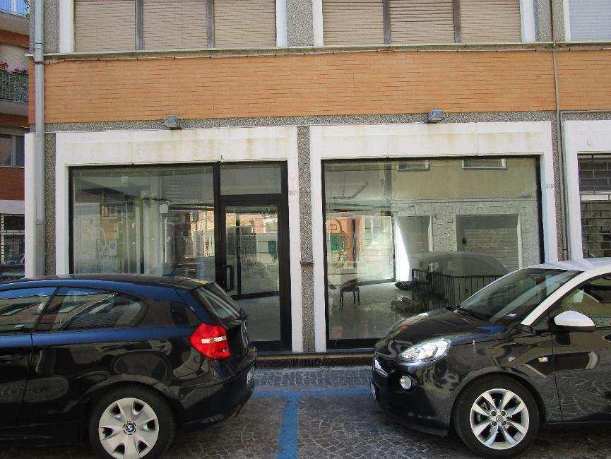 immobile attivita commerciale all'asta in Via Francesco Cassi 23/25 - 61100 Pesaro (PU) - 1