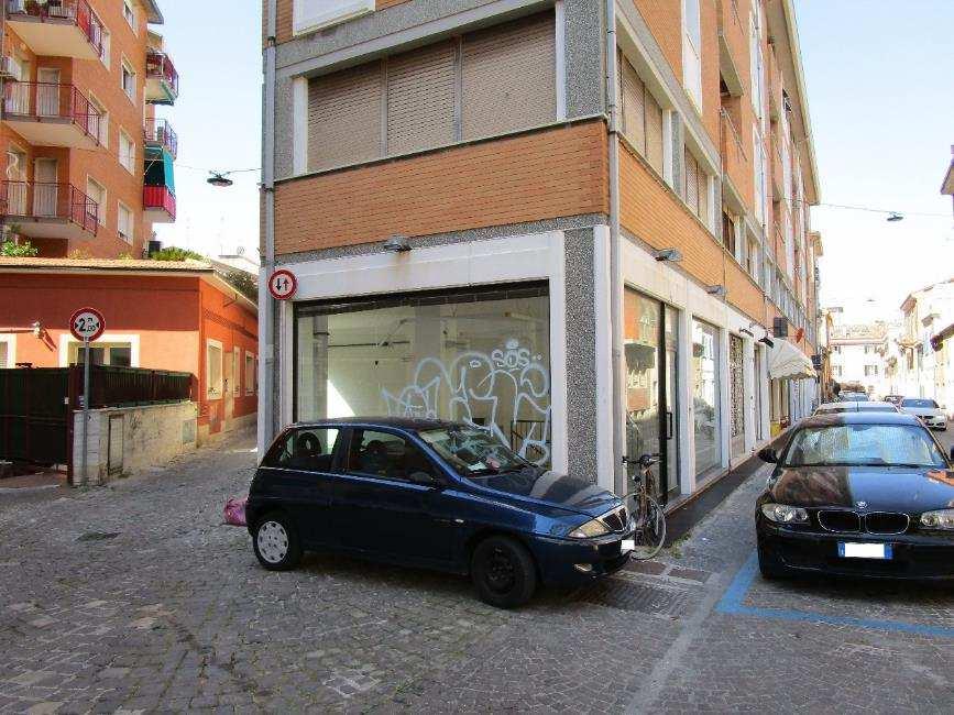 immobile attivita commerciale all'asta in Via Francesco Cassi 23/25 - 61100 Pesaro (PU) - 2