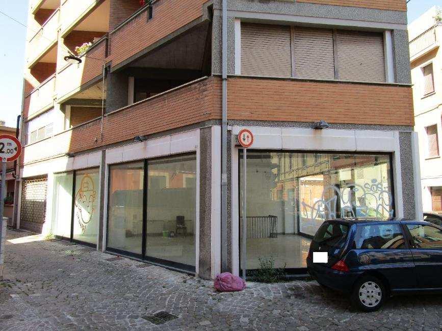 immobile attivita commerciale all'asta in Via Francesco Cassi 23/25 - 61100 Pesaro (PU) - 3