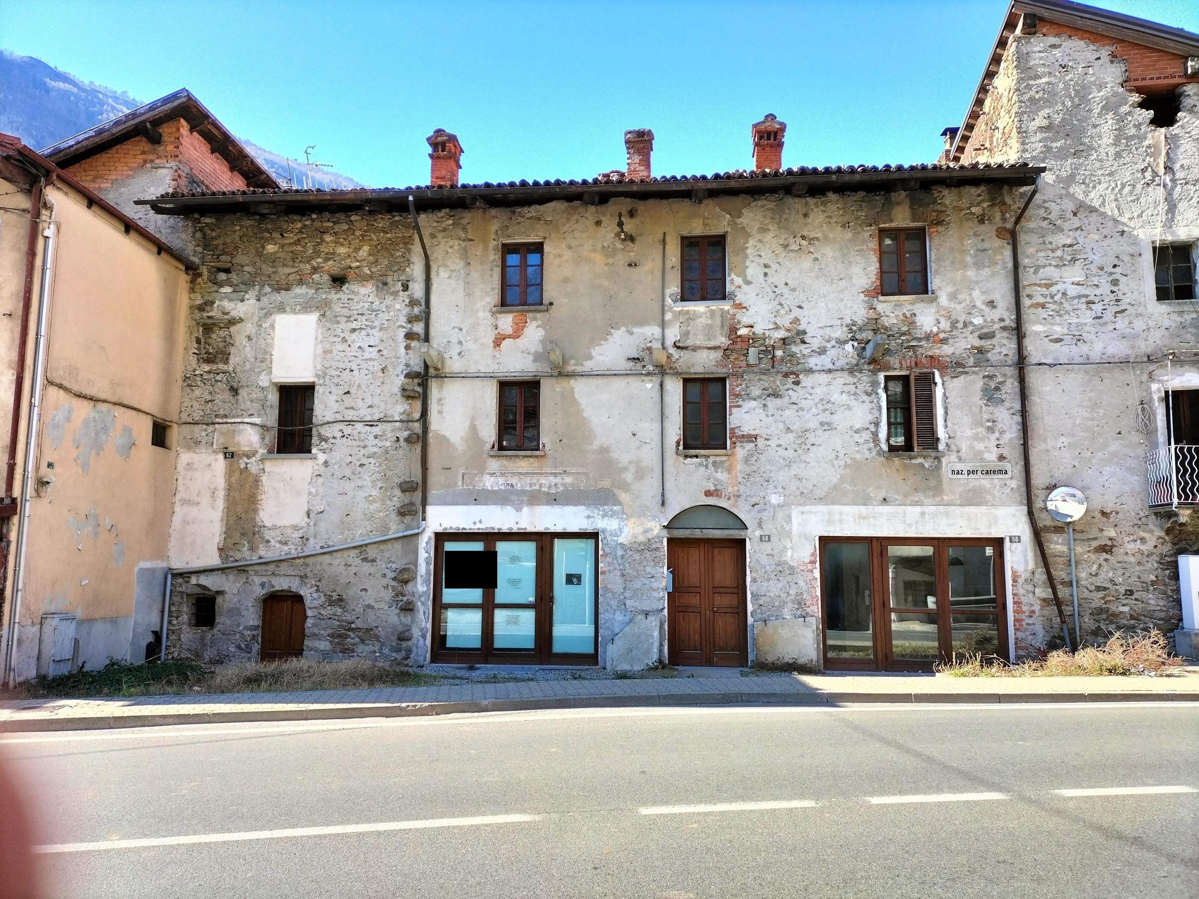 immobile attivita commerciale all'asta in Via Nazionale Per Carema e Via Caduti del Lavoro 58 - 11026 Pont-Saint-Martin (AO) - 1