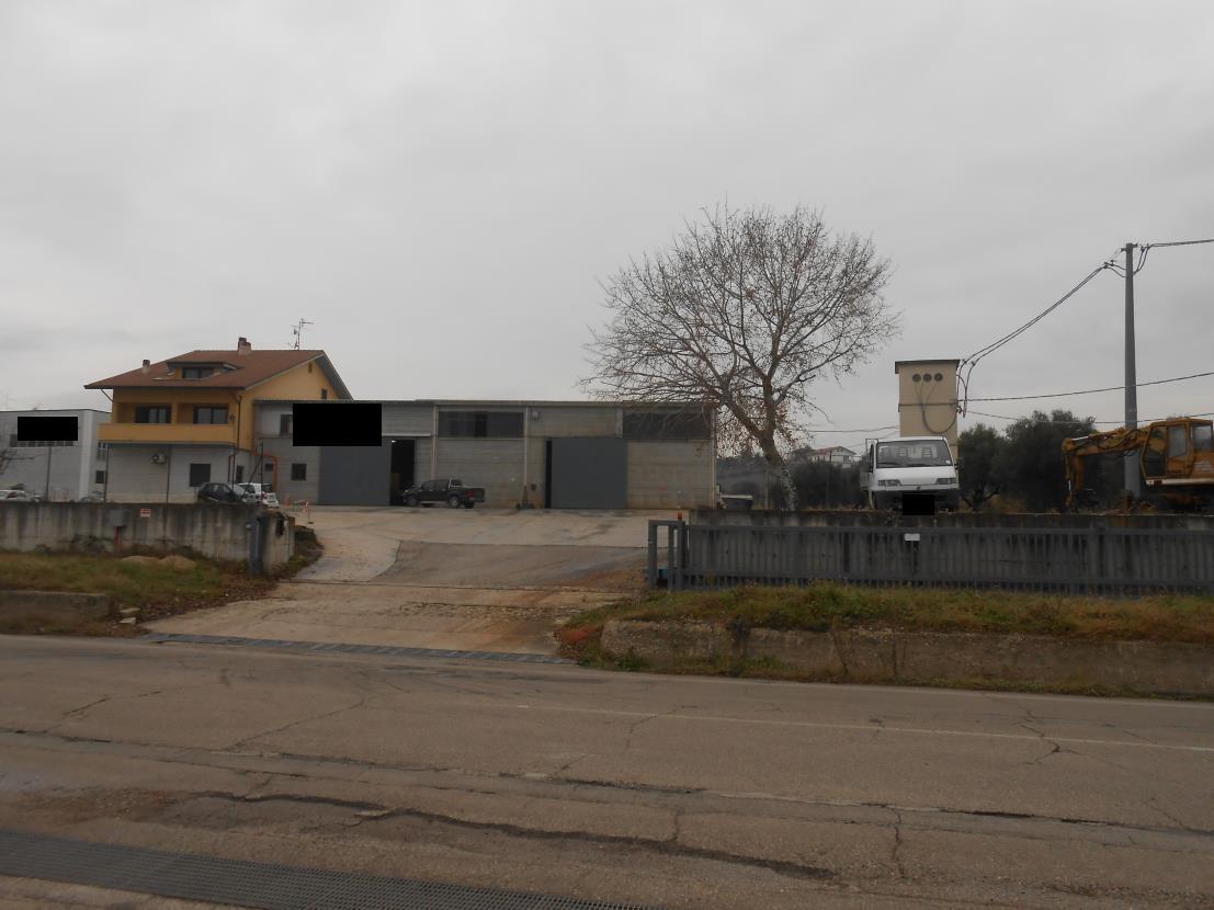 immobile capannone all'asta in Contrada Contrada Santo Stefano SNC - 66010 Ripa Teatina (CH) - 1