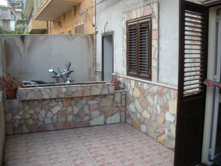 immobile appartamento all'asta in Largo Petix n 9 - 90145 Palermo (PA) - 3