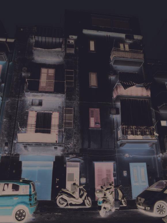 immobile appartamento all'asta in Via Tommaso Calojra 31 - 90100 Palermo (PA) - 2