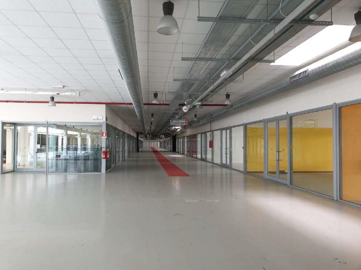 immobile attivita commerciale all'asta in Corso Casale n3 - 13012 Prarolo (VC) - 4