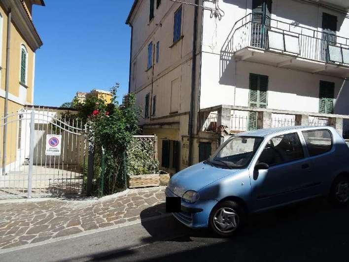 immobile appartamento all'asta in Via Tricalle n° 10 - 66100 Chieti (CH) - 1
