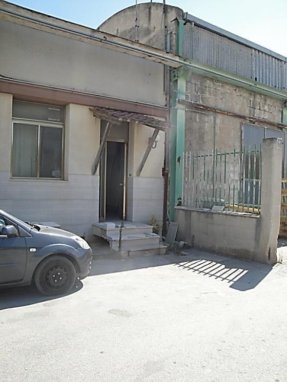 immobile attivita commerciale all'asta in Strada Provinciale n130 Trani-Andria, km 1,500, angolo Via Duchessa d’Andria - 76125 Trani (BT) - 2