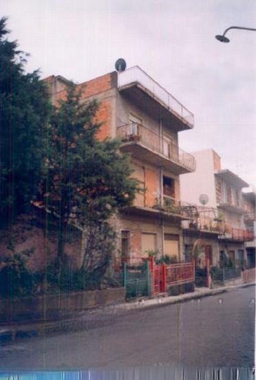 immobile appartamento all'asta in Via Pirandello 12 - 95013 Fiumefreddo di Sicilia (CT) - 2