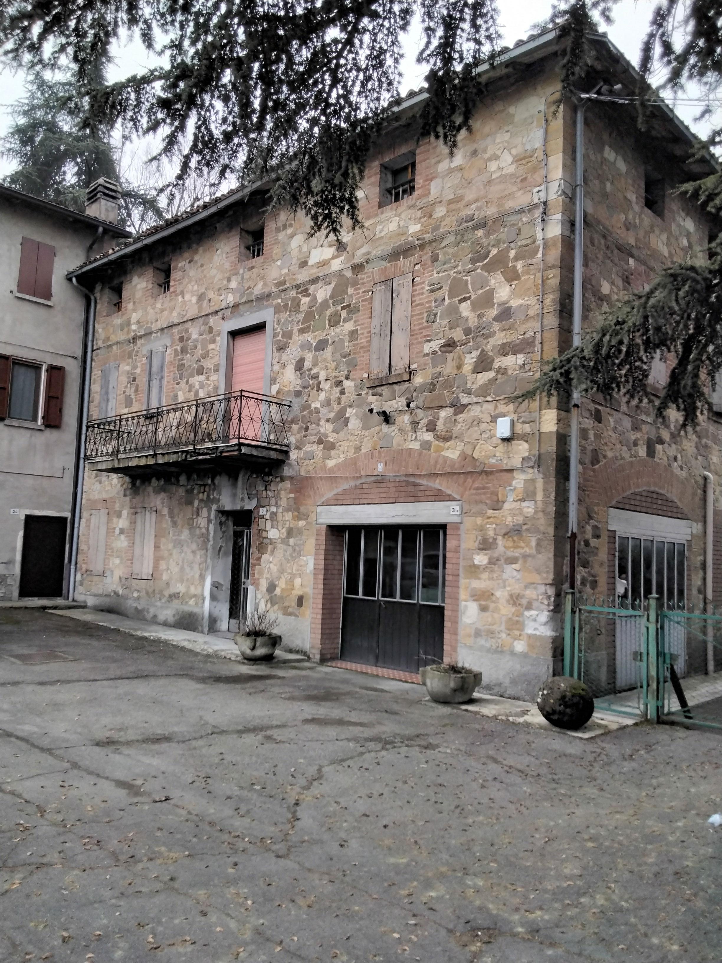 immobile terreno all'asta in Via Borgonovi, 3 - 42030 Viano (RE) - 2