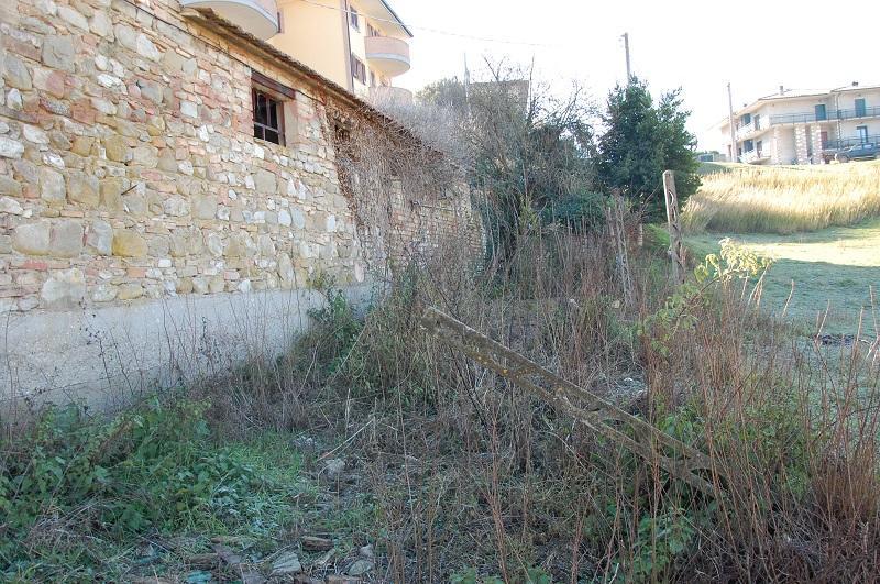 immobile terreno all'asta in VIA DEI MILLE SNC - 06053 Deruta (PG) - 3