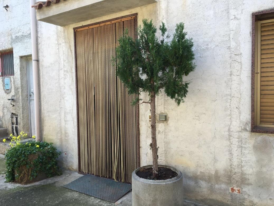 immobile appartamento all'asta in Via Del Re n 19 - 90010 Lascari (PA) - 1