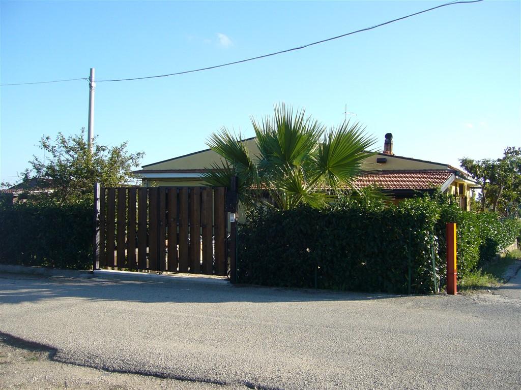 immobile villa all'asta in Contrada Colle Castrato - 71010 Serracapriola (FG) - 2