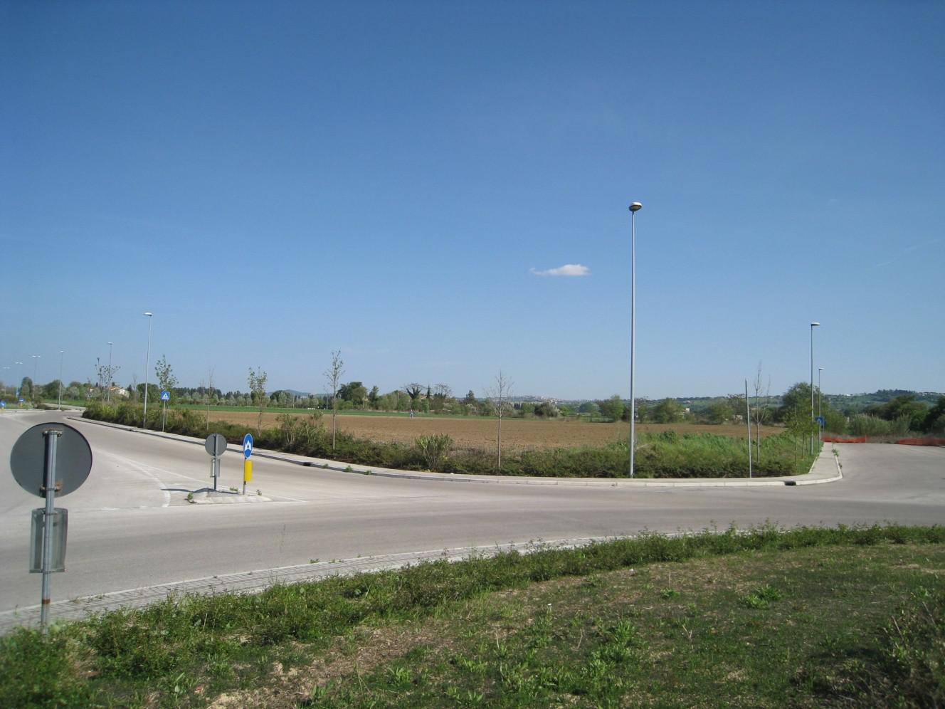 immobile terreno all'asta in Zona Industriale Piediripa - 62100 Macerata (MC) - 1