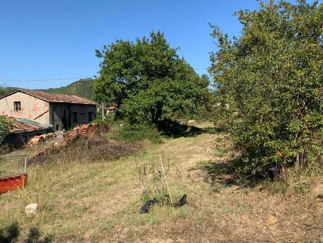 immobile terreno all'asta in Frazione Croce di Castiglione - 06012 Città di Castello (PG) - 1