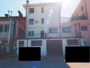 immobile negozio all'asta in Via Petrarca, 20/B - 45100 Rovigo (RO) - 2