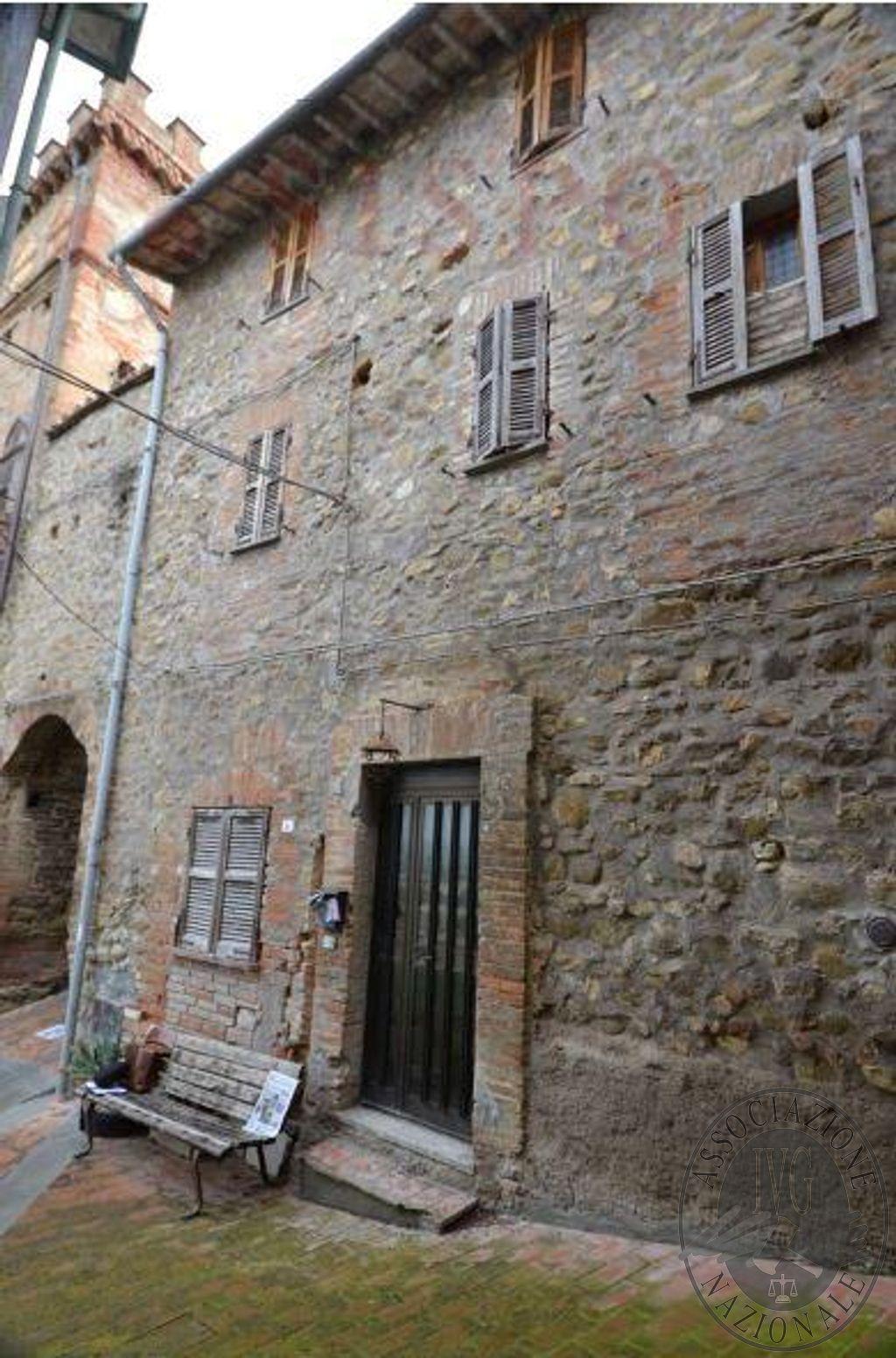 immobile appartamento all'asta in FRAZ RIPABIANCA - PIAZZA GARIBALDI N 3 - 06053 Deruta (PG) - 2