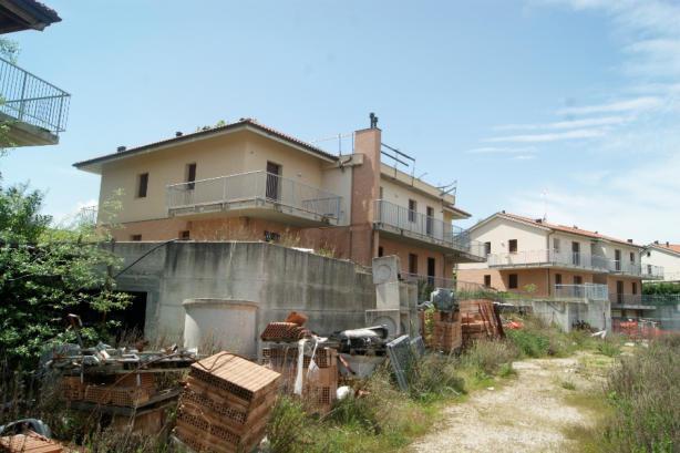 immobile casa singola all'asta in Via Monte Catria 8/10 Montemarciano (AN) - 1