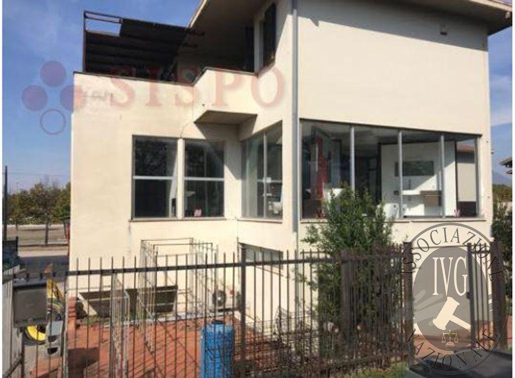 immobile negozio all'asta in VIA XVI GIUGNO 70/A - 06034 Foligno (PG) - 2