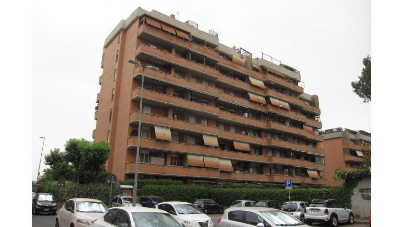immobile garage all'asta in Via Pellaro, 110 - 00178 Roma (RM) - 1