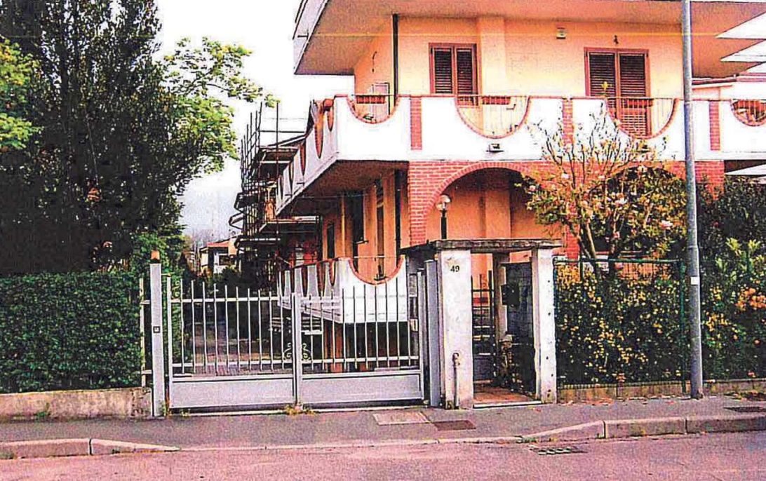 immobile ABITAZIONE IN ASTA CON BOX IN VIA S.PELLICO, BOLLATE (MI) - 1