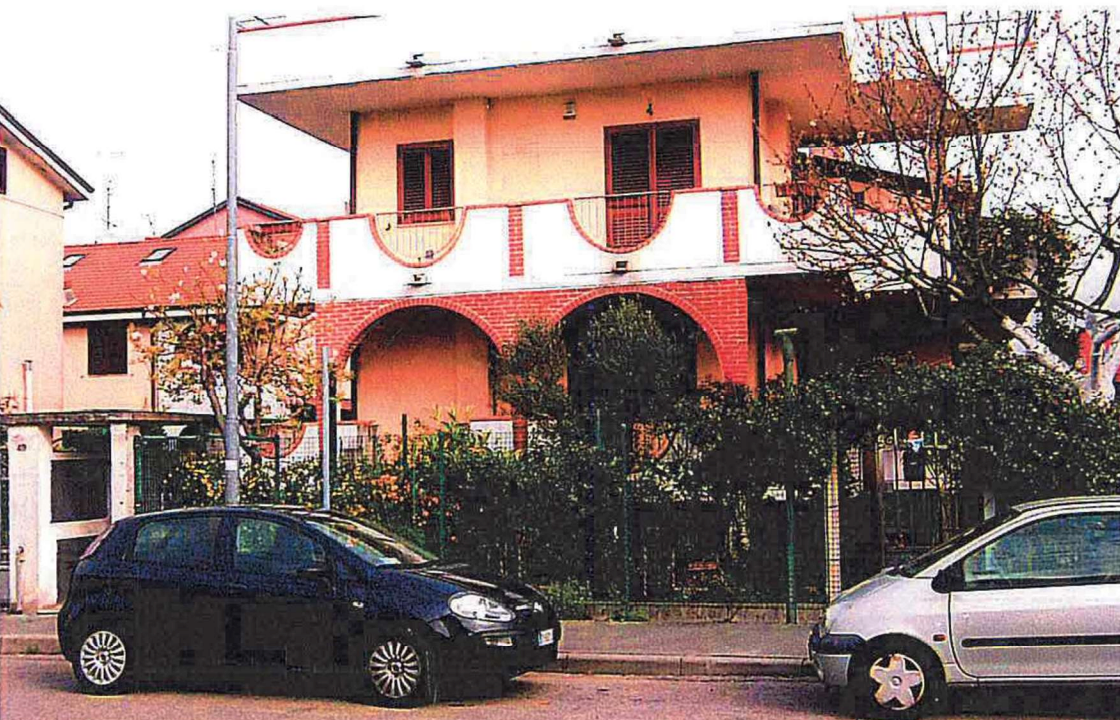 immobile ABITAZIONE IN ASTA CON BOX IN VIA S.PELLICO, BOLLATE (MI) - 2