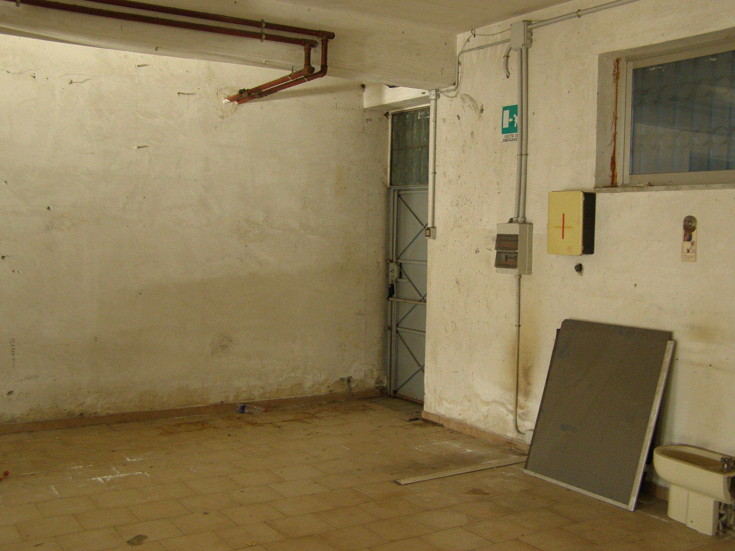 immobile magazzino all'asta in via Tenente Arnaldo Carotenuto 48 - 80042 Boscotrecase (NA) - 2