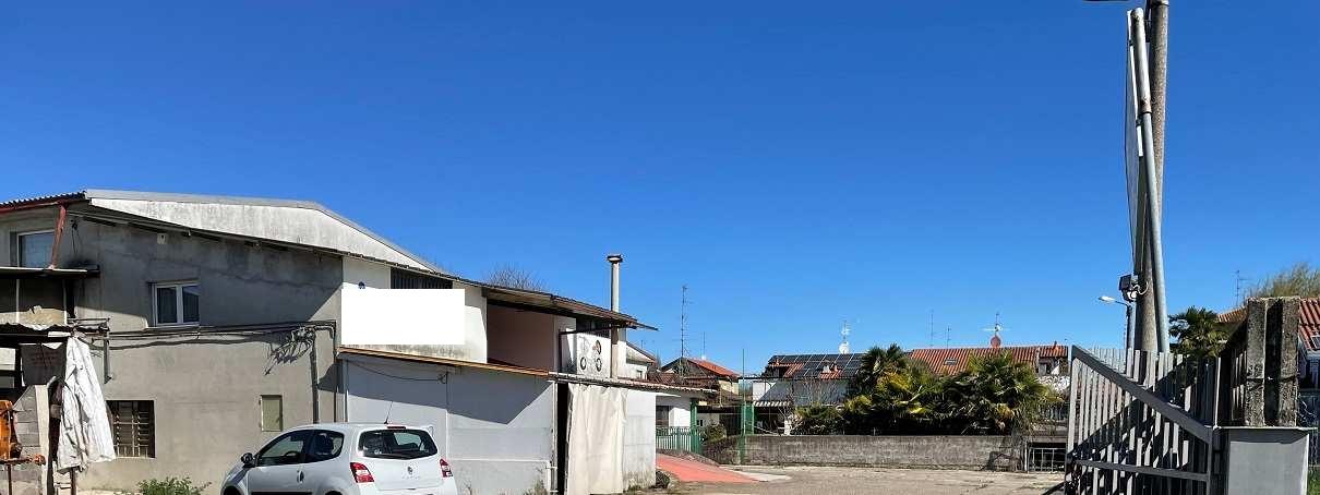 immobile magazzino all'asta in Via Cesare Battisti 24/A - 22070 Cirimido (CO) - 5