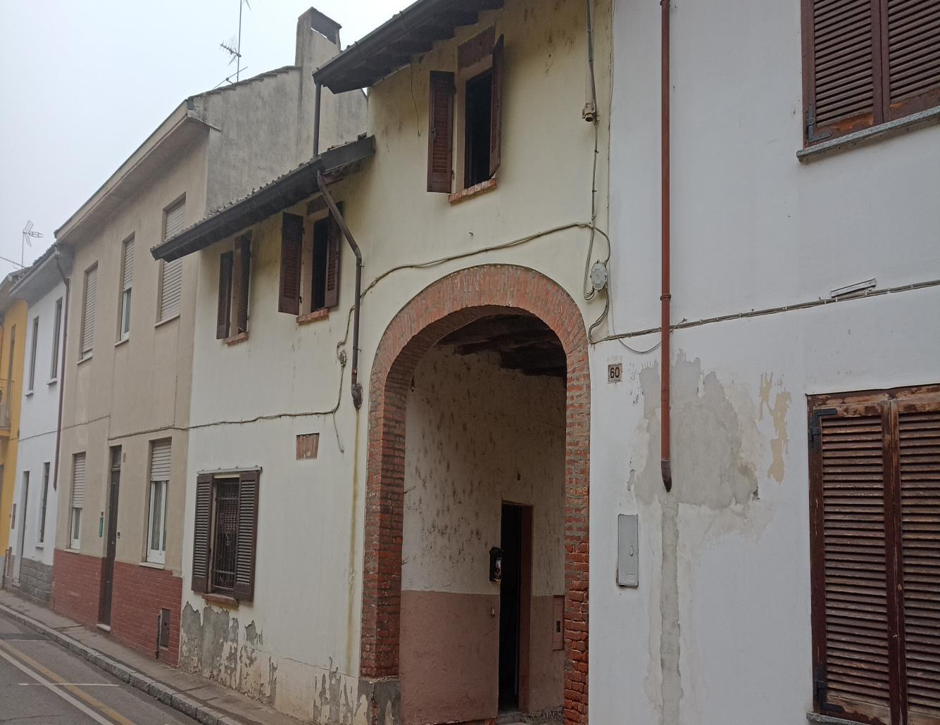 immobile appartamento all'asta in Via Vittorio Veneto 58-60 - 27020 Dorno (PV) - 2