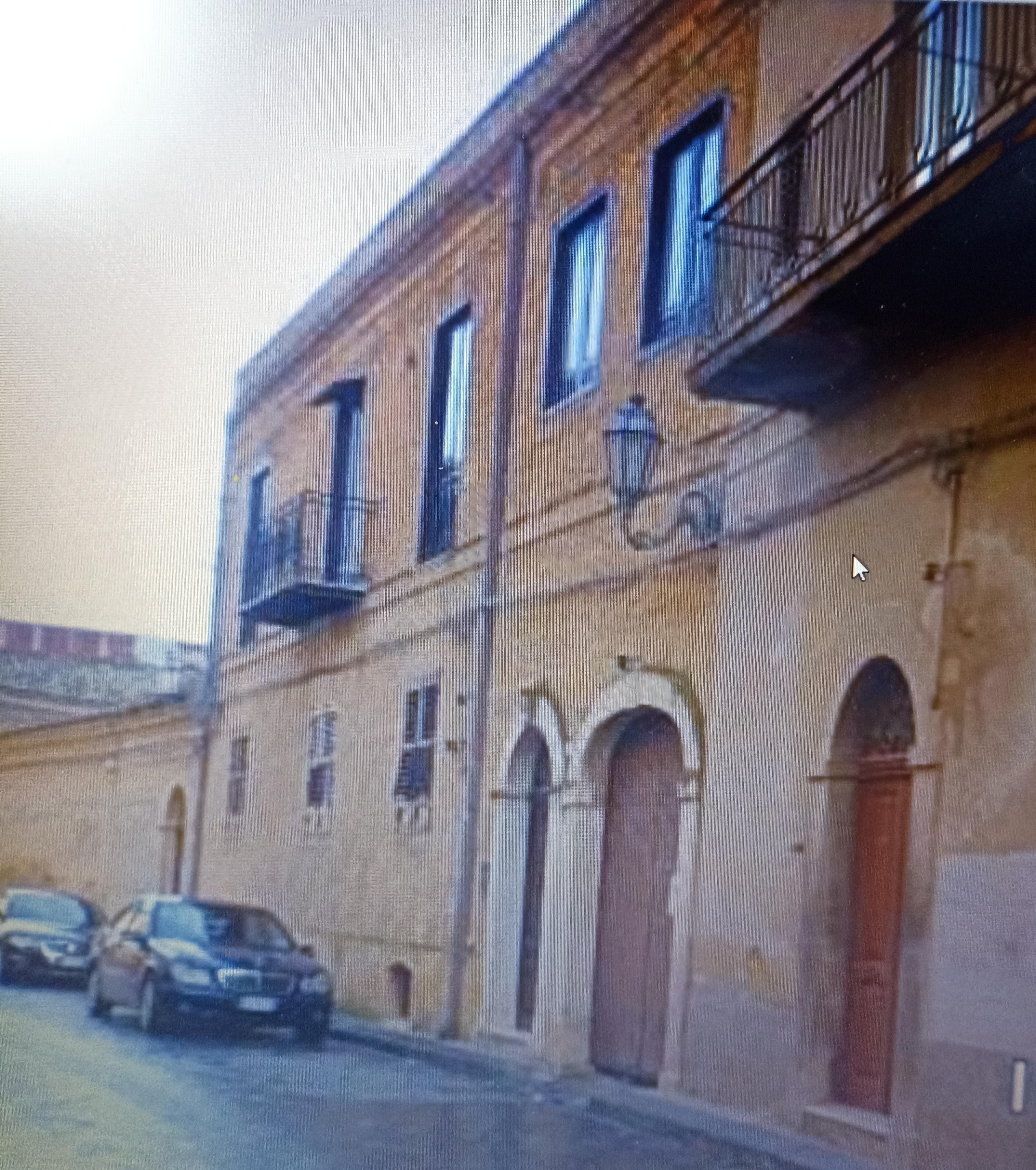 immobile appartamento all'asta in Via Dante n 33 - 92028 Naro (AG) - 1