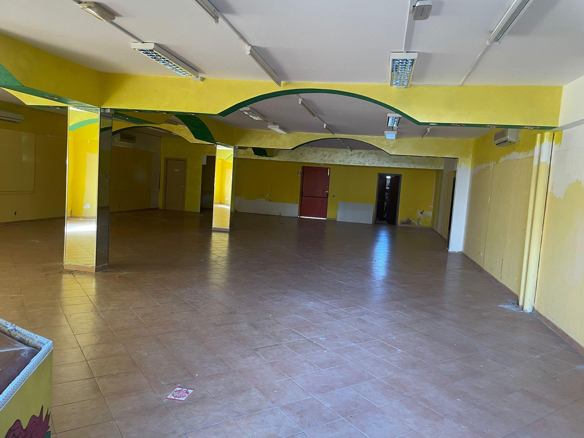 immobile negozio all'asta in Viale Leonardo Sciascia n 200 - Fraz Villaggio Mosè - 92100 Agrigento (AG) - 1