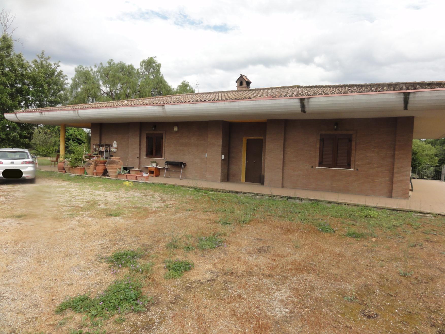 immobile villa all'asta in VIA APRILIANA N 102 - 04011 Aprilia (LT) - 1