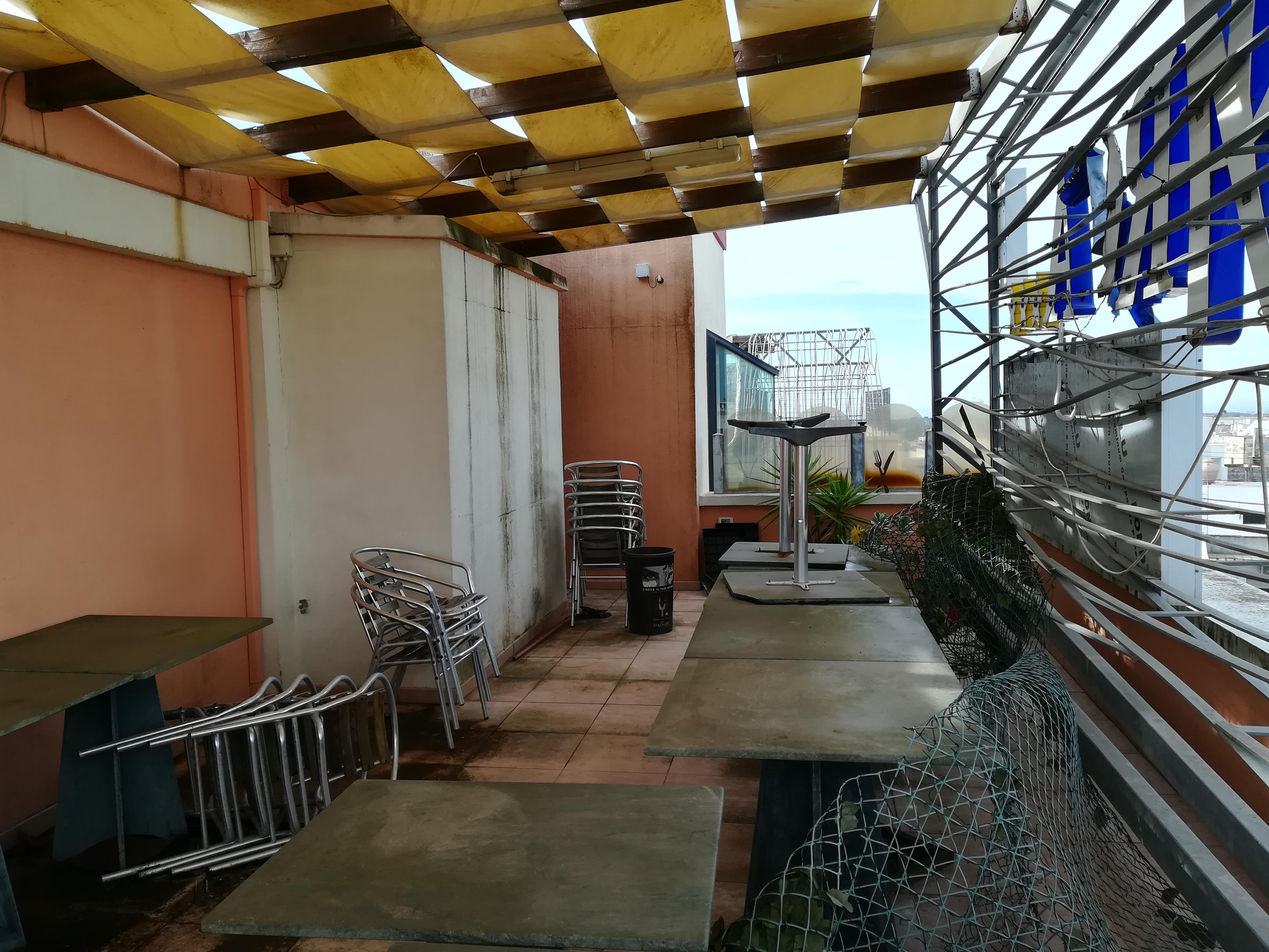 immobile hotel - albergo all'asta in Via Vittorio Veneto angolo Piazza Dante - 73050 Salve (LE) - 2