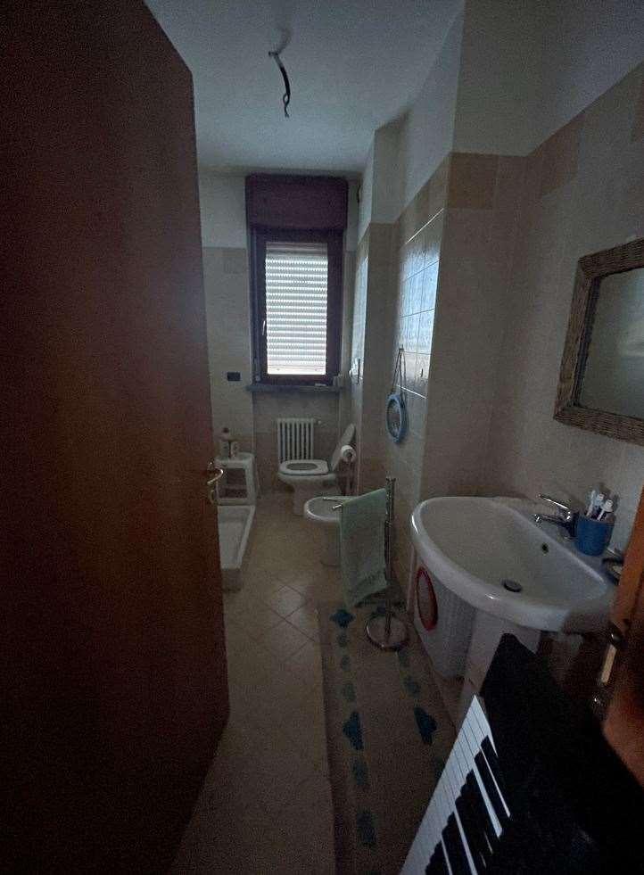 immobile appartamento all'asta in Via Martiri delle Foibe 10-12 - 20872 Cornate d'Adda (MB) - 4