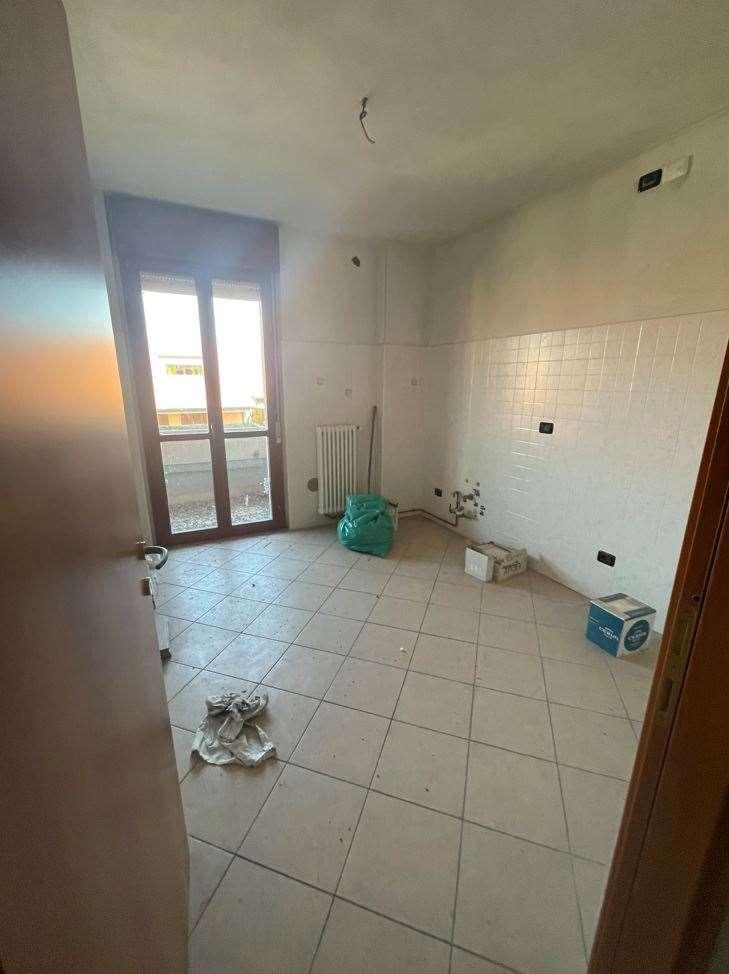 immobile appartamento all'asta in Via Martiri delle Foibe 10-12 - 20872 Cornate d'Adda (MB) - 4