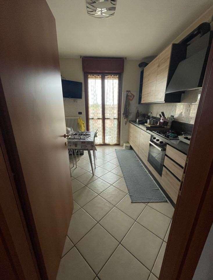 immobile appartamento all'asta in Via Martiri delle Foibe 10-12 - 20872 Cornate d'Adda (MB) - 3