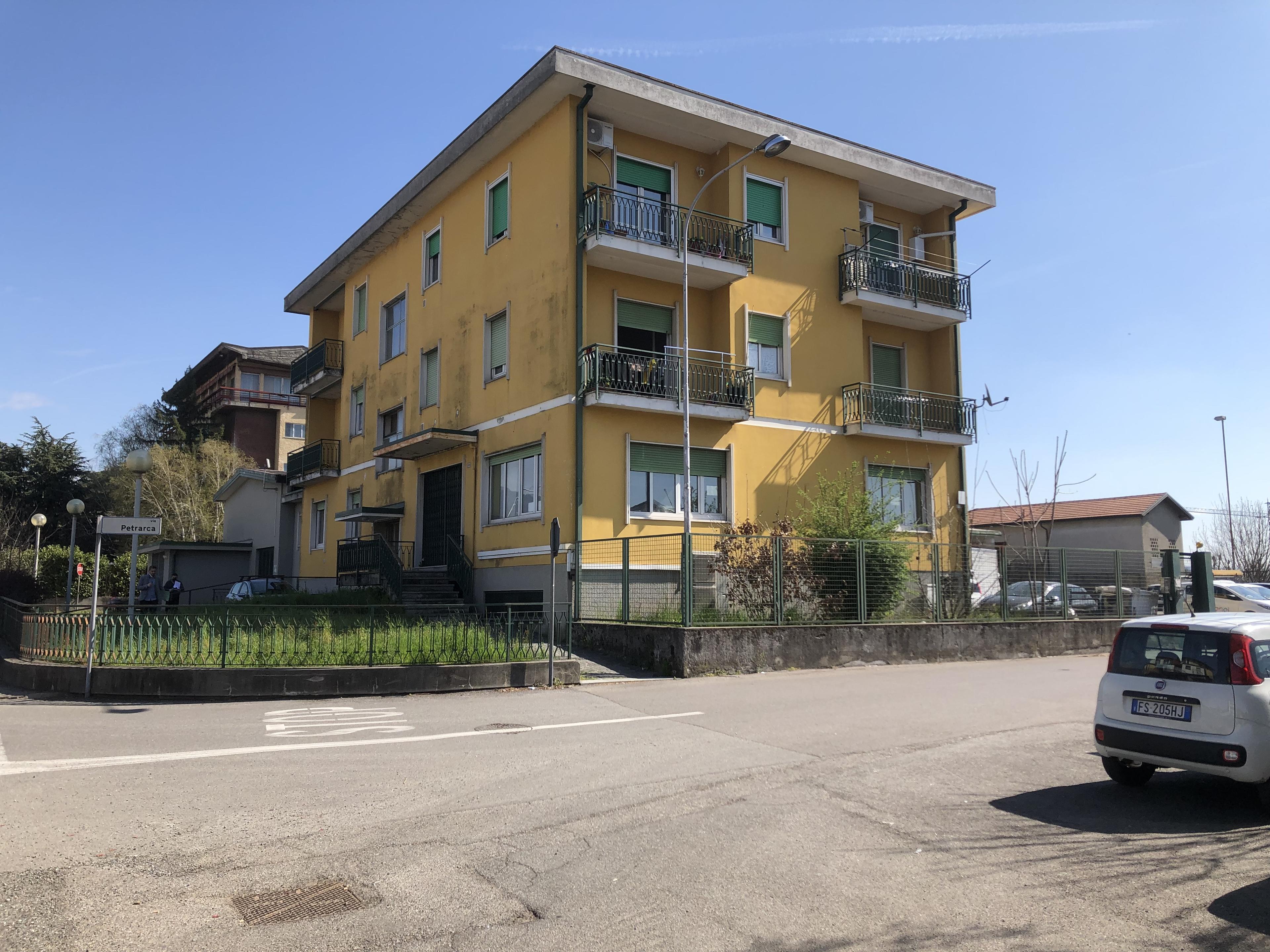 immobile capannone all'asta in Via Milano 13 - 21023 Besozzo (VA) - 2