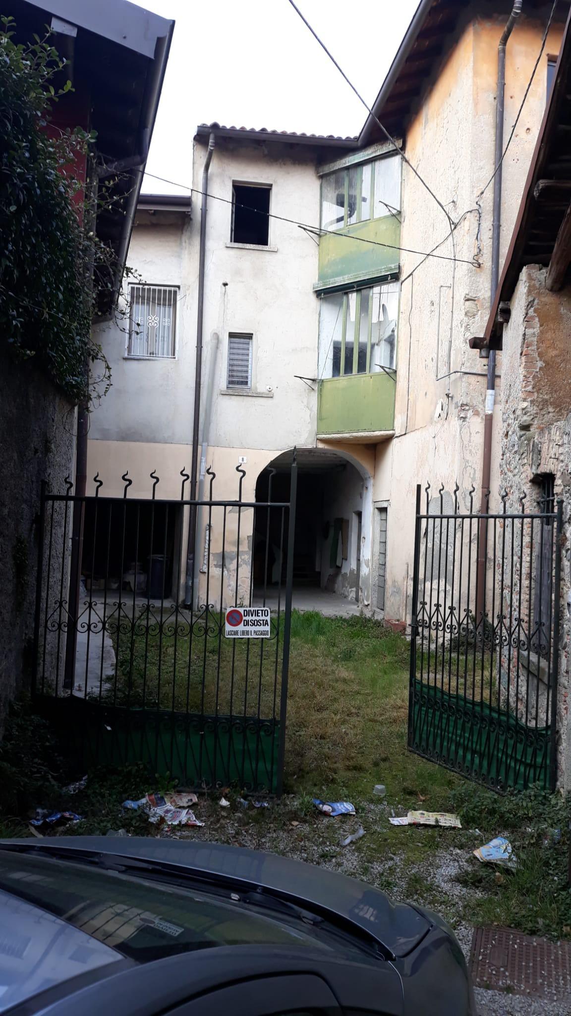 immobile appartamento all'asta in Vicolo Chiuso n 8 - 22040 Alzate Brianza (CO) - 2