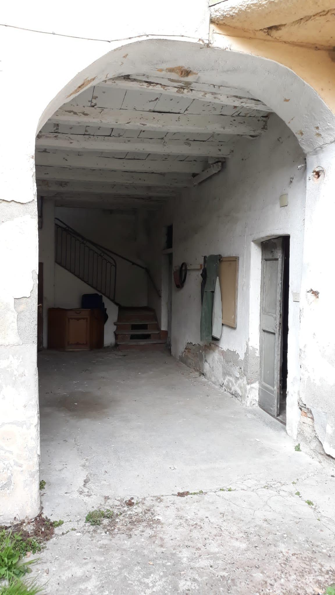 immobile appartamento all'asta in Vicolo Chiuso n 8 - 22040 Alzate Brianza (CO) - 1