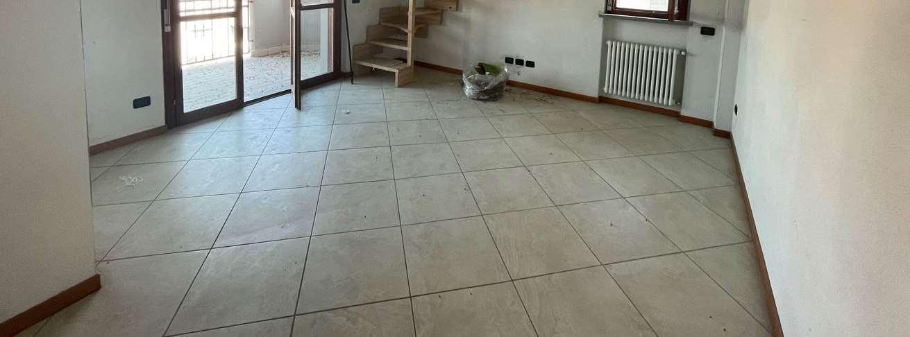 immobile appartamento all'asta in Via Martiri delle Foibe 10-12 - 20872 Cornate d'Adda (MB) - 5