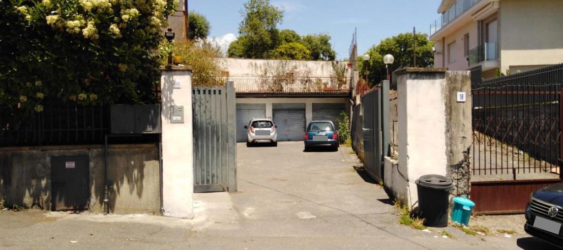 immobile posto auto all'asta in VIA LEONARDO DA VINCI 20 - 95027 Catania (CT) - 1