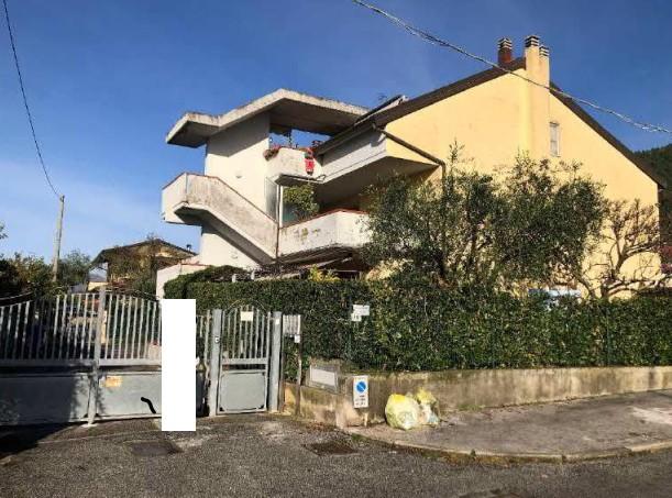 immobile magazzino all'asta in Via San Remigio di Sopra, 11 - 54100 Massa (MS) - 2