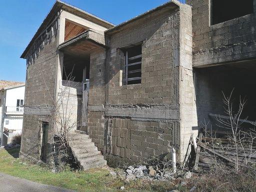 immobile fabbricato all'asta in via Lagarone - 83053 Sant'Andrea di Conza (AV) - 1