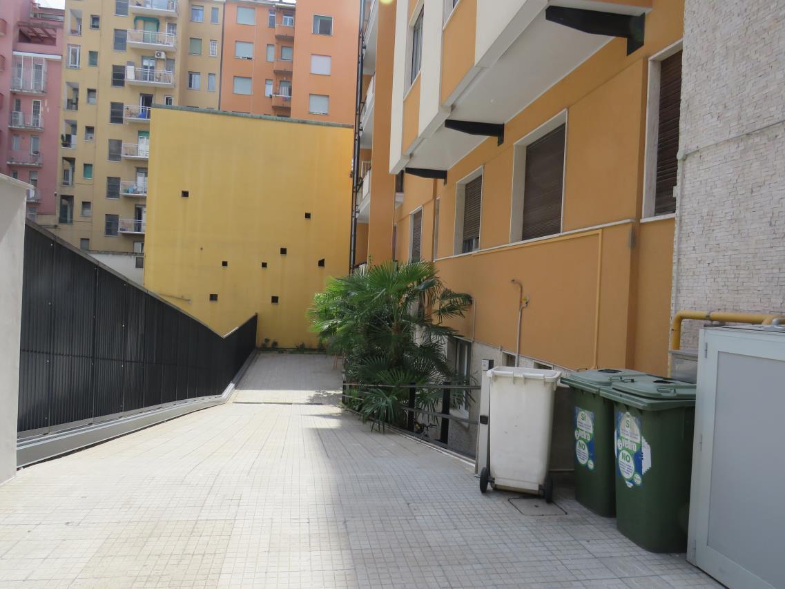 immobile appartamento all'asta in VIA CARLO CRIVELLI, 26 - 20122 Milano (MI) - 3