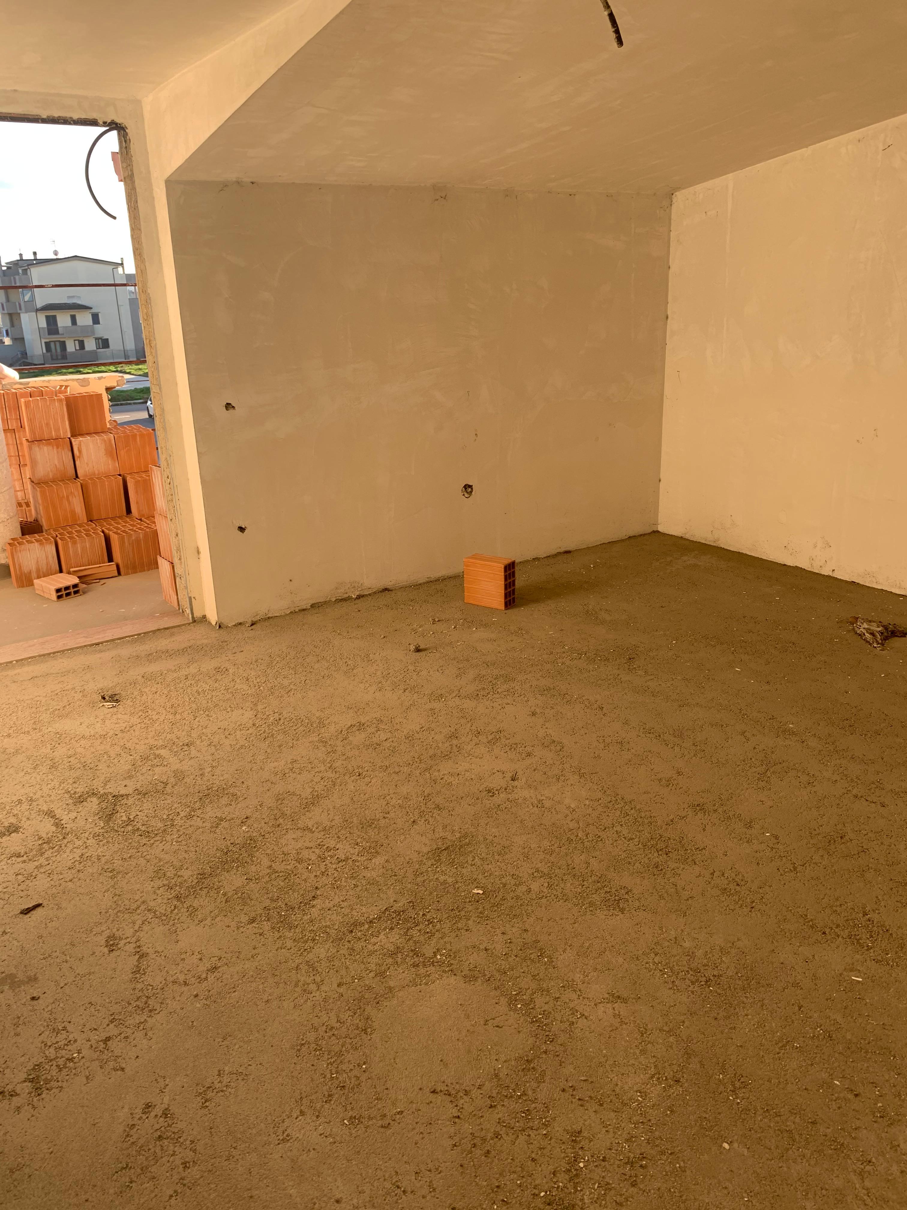 immobile fabbricato all'asta in Via Monte snc - 81030 Casaluce (CE) - 5