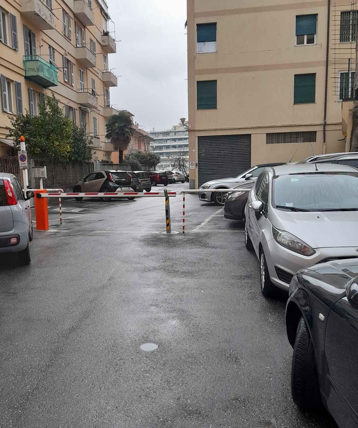 immobile ufficio all'asta in Via Maurizio Sacchi 12 R - 16131 Genova (GE) - 1