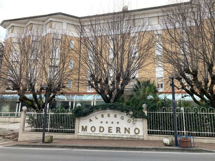 immobile hotel - albergo all'asta in Via Guido Baccelli n 10 - 53042 Chianciano Terme (SI) - 1