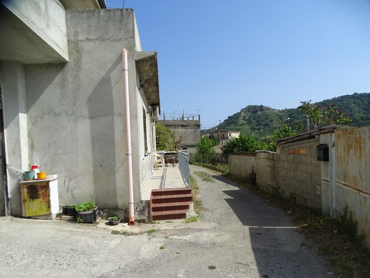 immobile appartamento all'asta in Contrada Merici, 61/A - 89044 Locri (RC) - 3