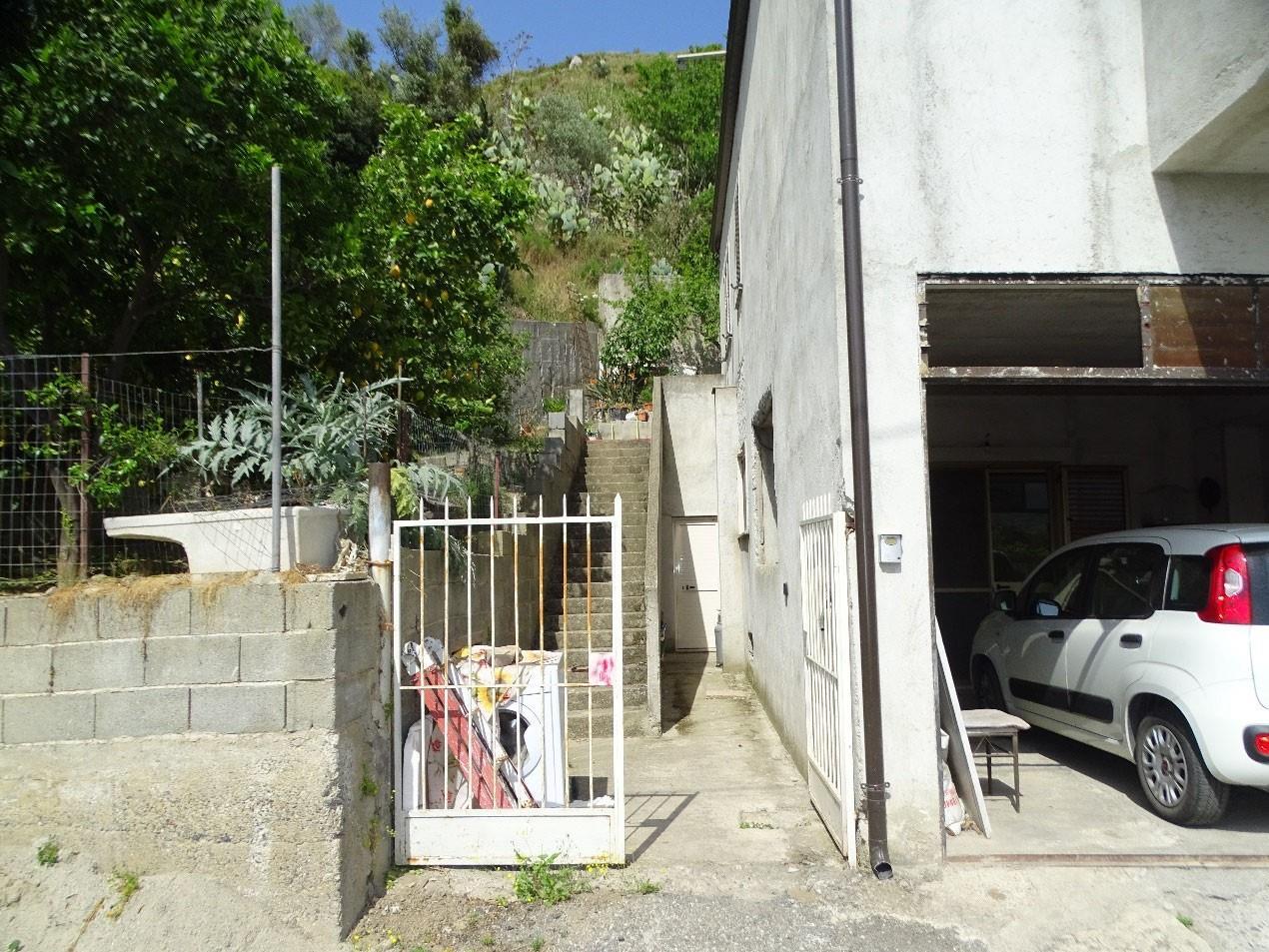 immobile appartamento all'asta in Contrada Merici, 61/A - 89044 Locri (RC) - 4